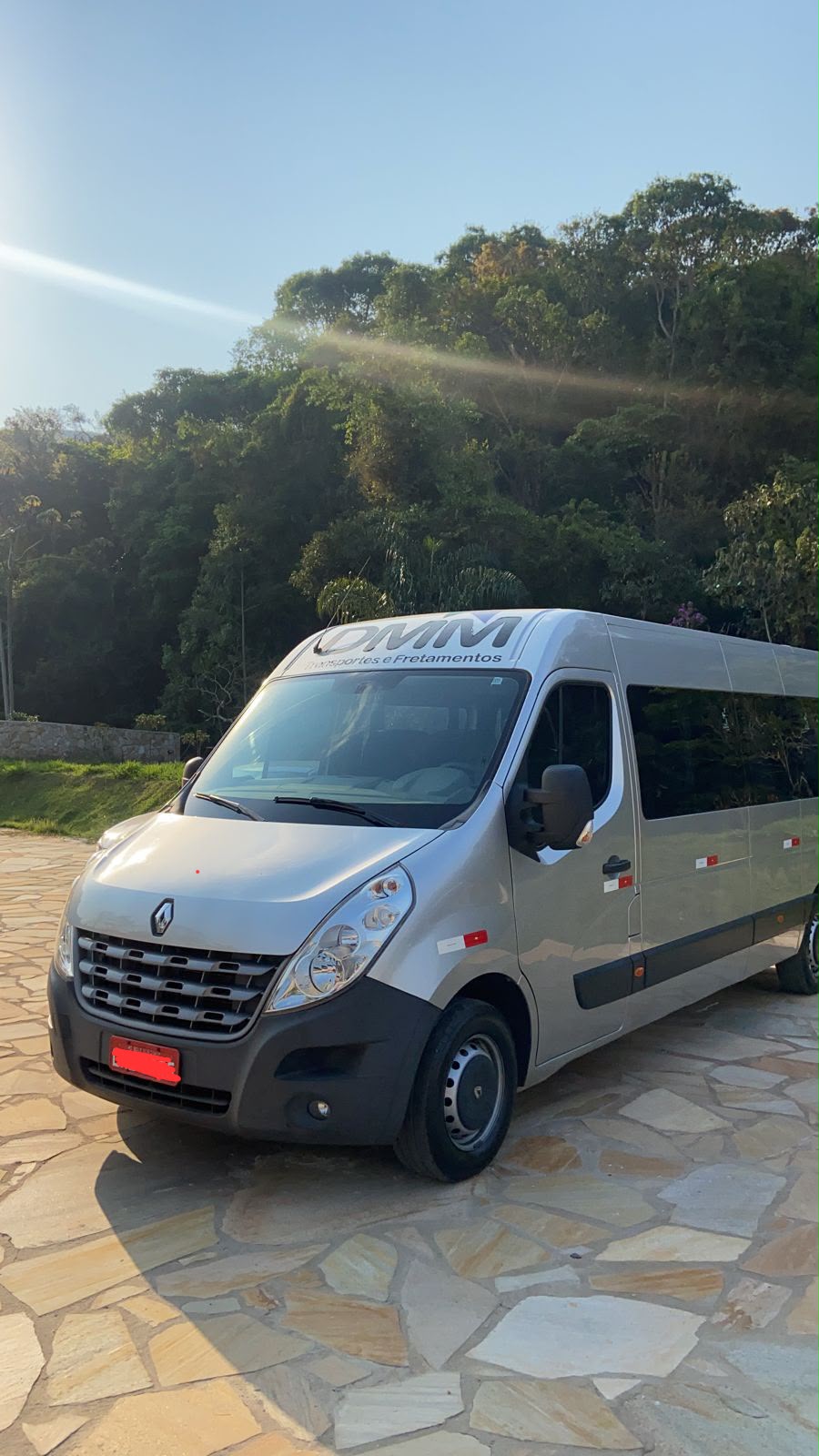 Van da DMM Transportes